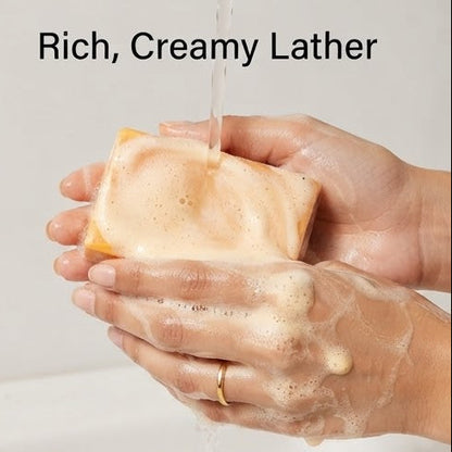 Huda Beauty Turmeric Vitamin C Soap